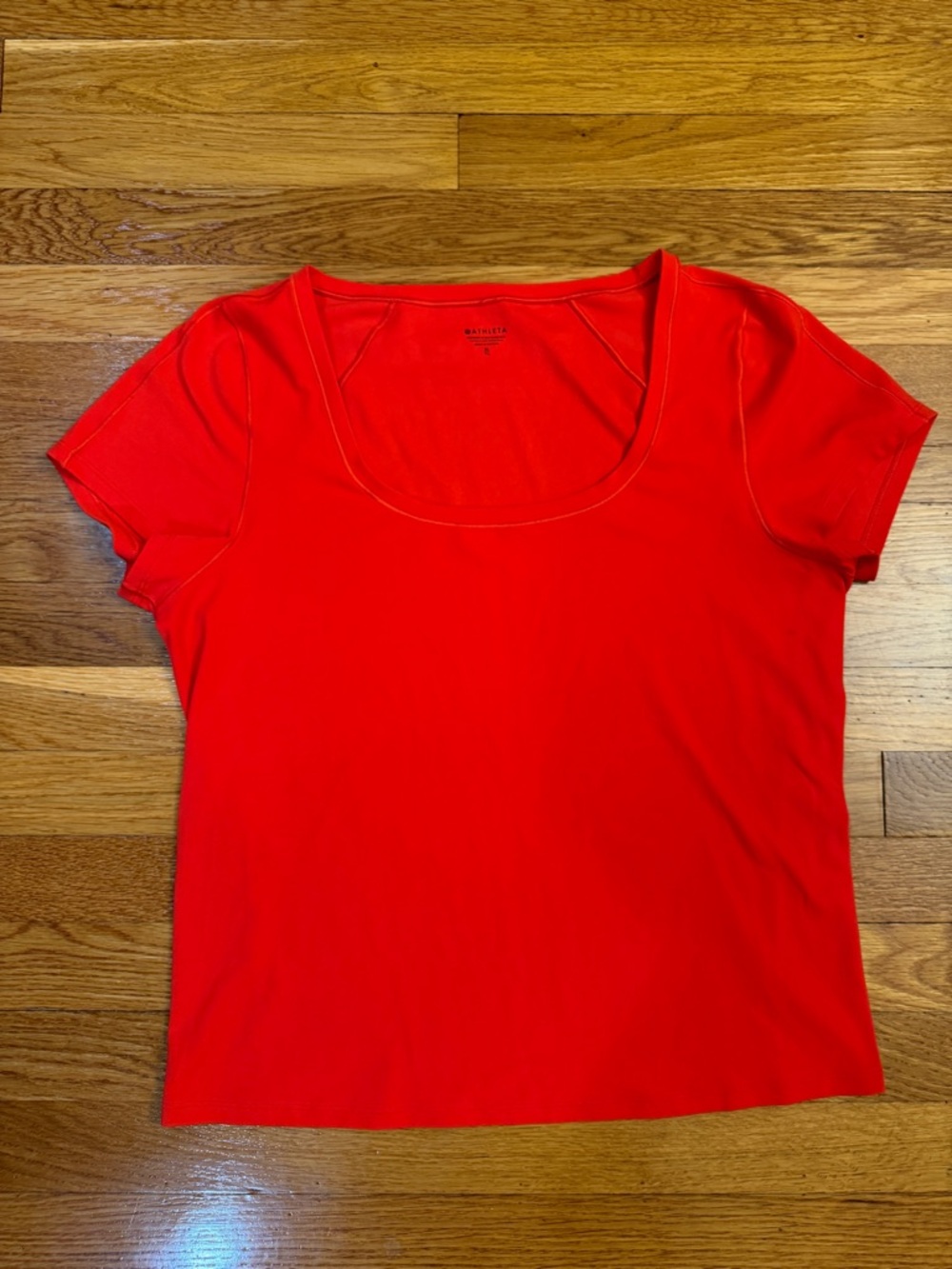 Athleta Transcend Scoop Tee Shirt in Bright Red - Size XL